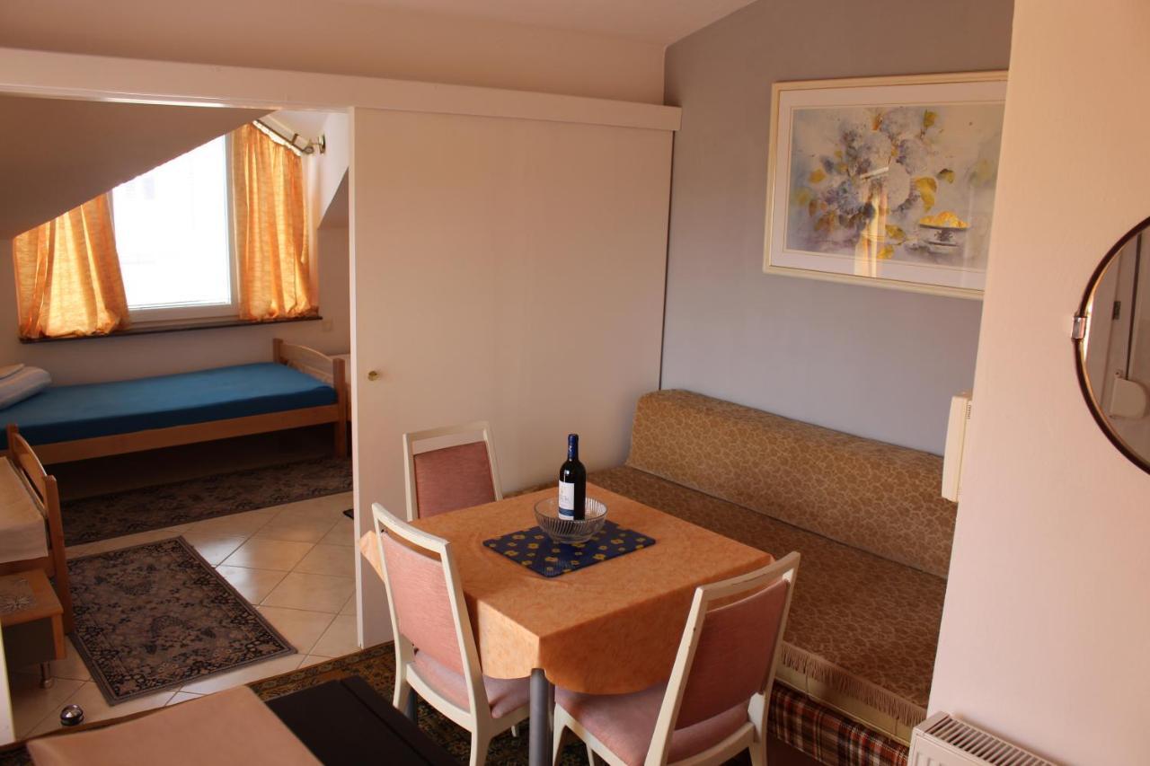 Apartment Leon Zara Esterno foto